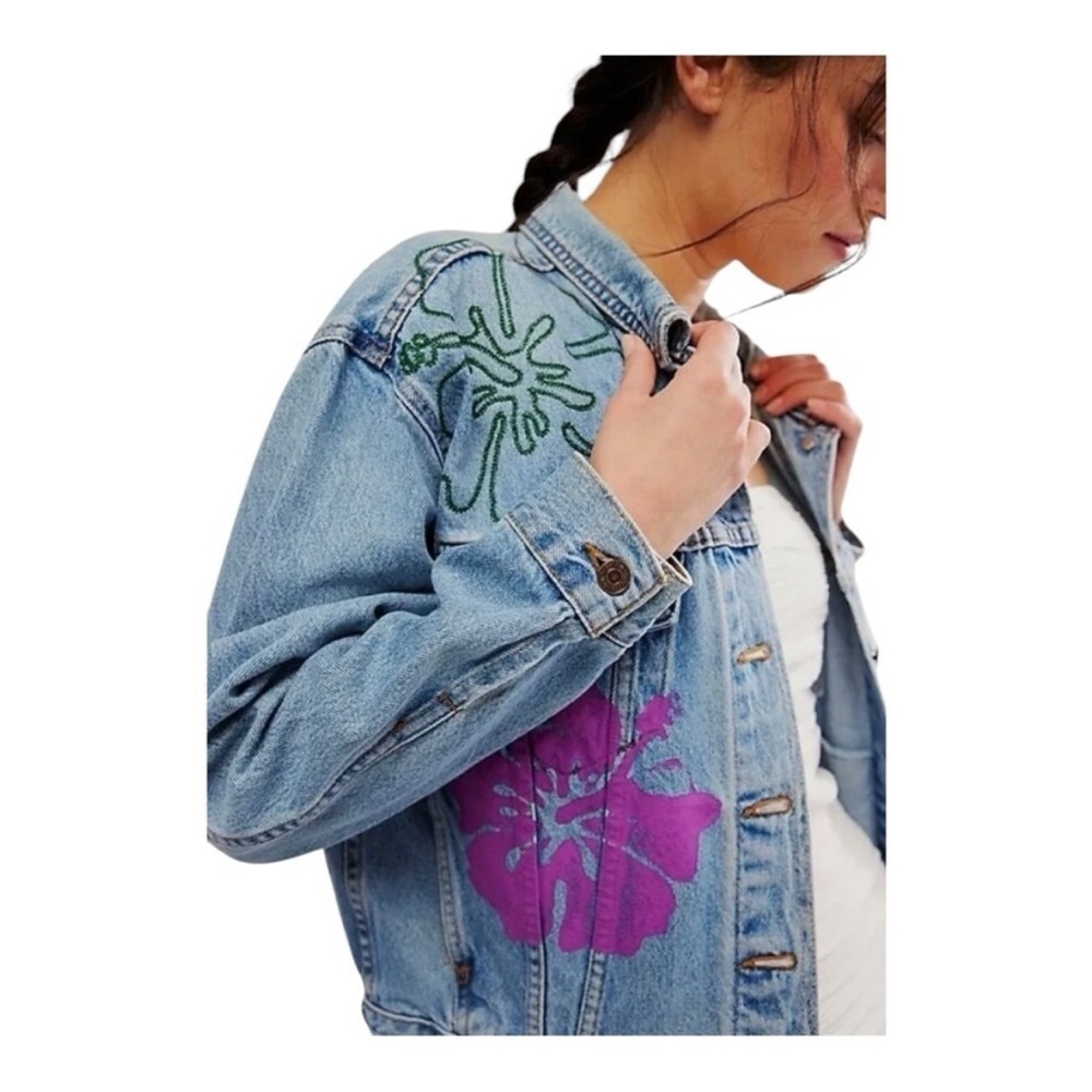 New Free People x Tricia Fix Hibiscus Floral Distressed Jean Jacket Women’s XL - Picture 2 of 16